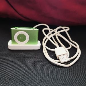 Apple Ipod with Speaker